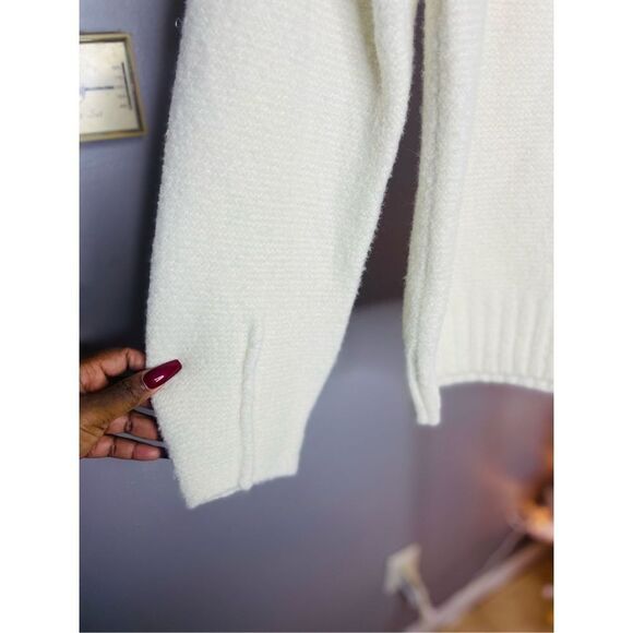 NWT Universal Thread Small Cream Mockneck Pullover Sweater Women's - Picture 3 of 7